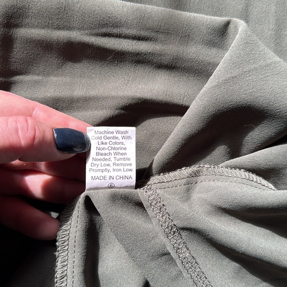 SHEIN Curve 0XL Moss button up tank with flyaway sides - Picture 4 of 4